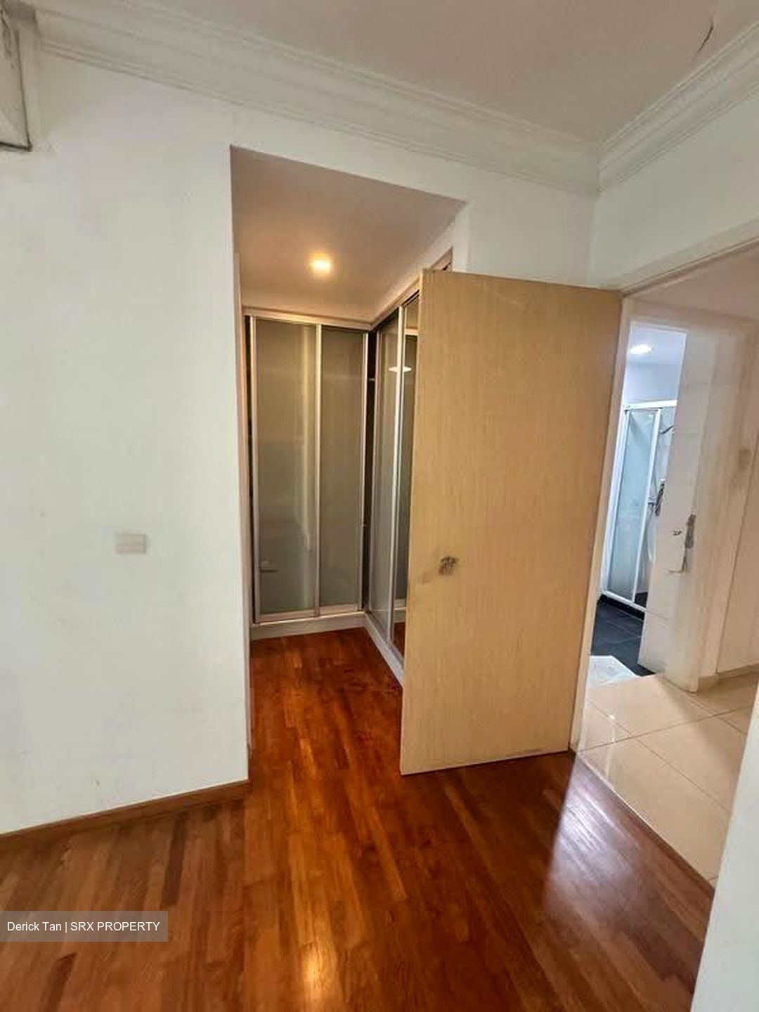 The Esparis (D18), Condominium #635527811